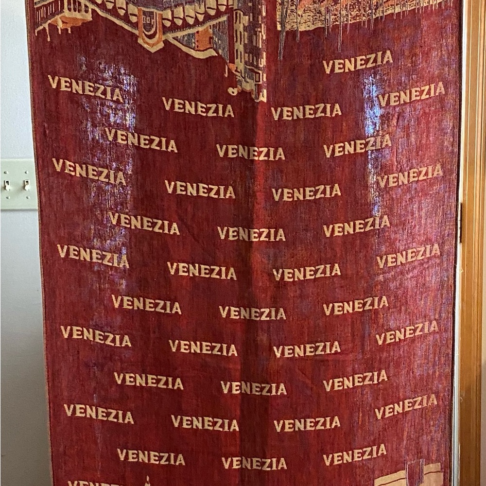 VENEZIA" BEAUTIFUL SCARF Themed Fringed WRAP Red &Cream Venezia 27”x70” NWT